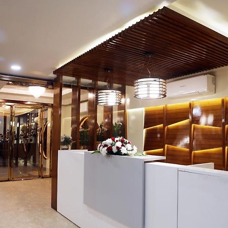 Awadh Inn Noida Exteriör bild