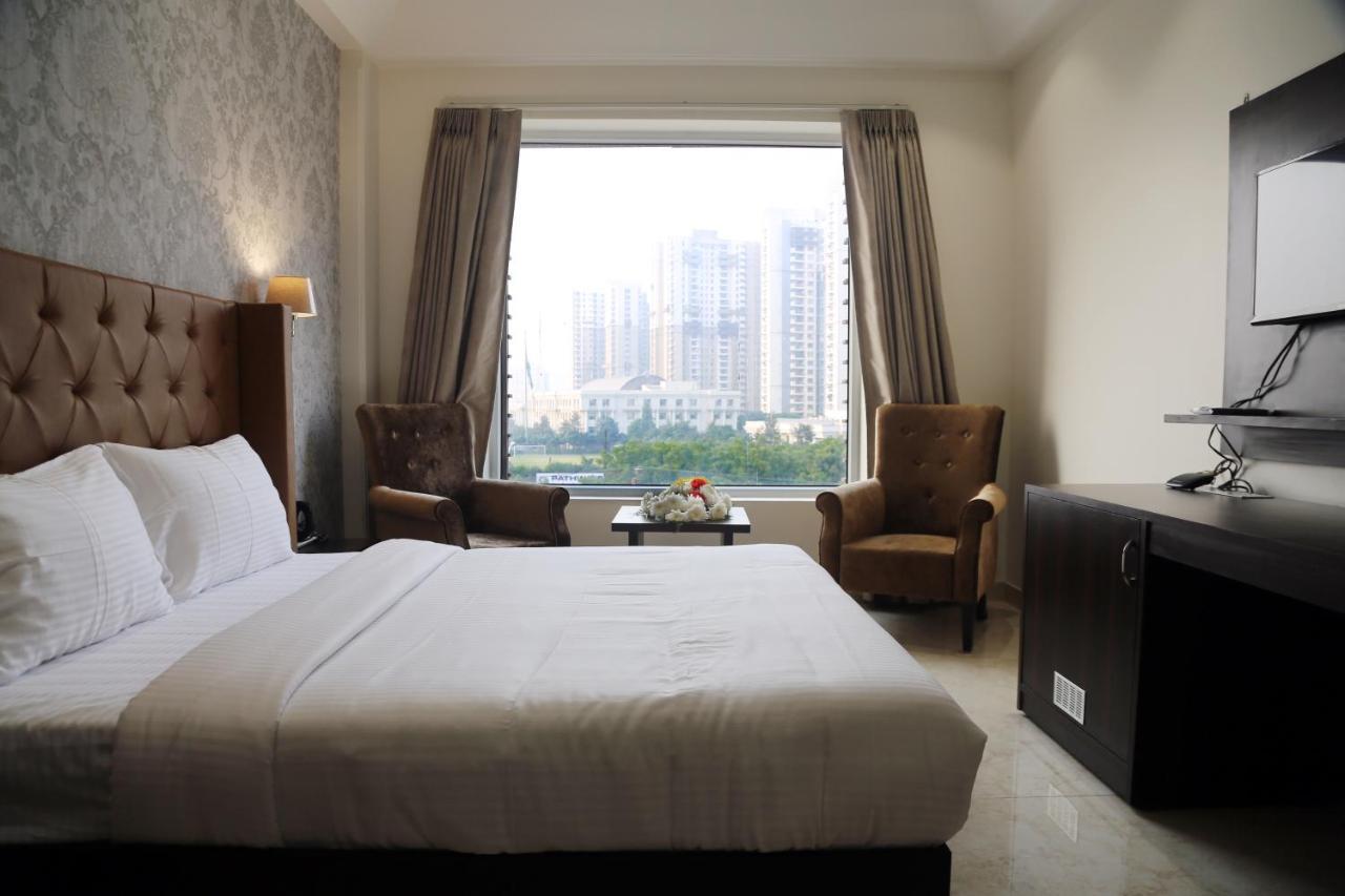 Awadh Inn Noida Exteriör bild