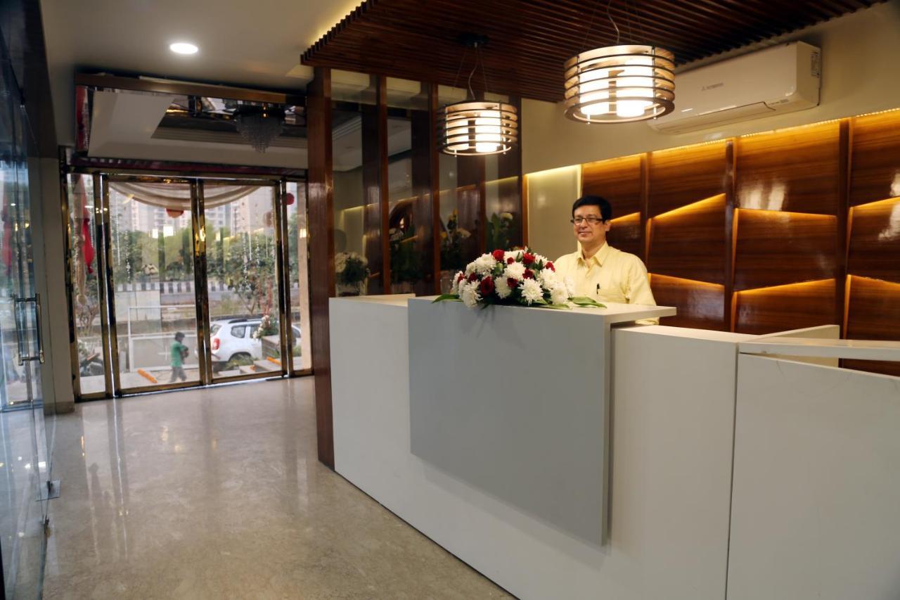 Awadh Inn Noida Exteriör bild