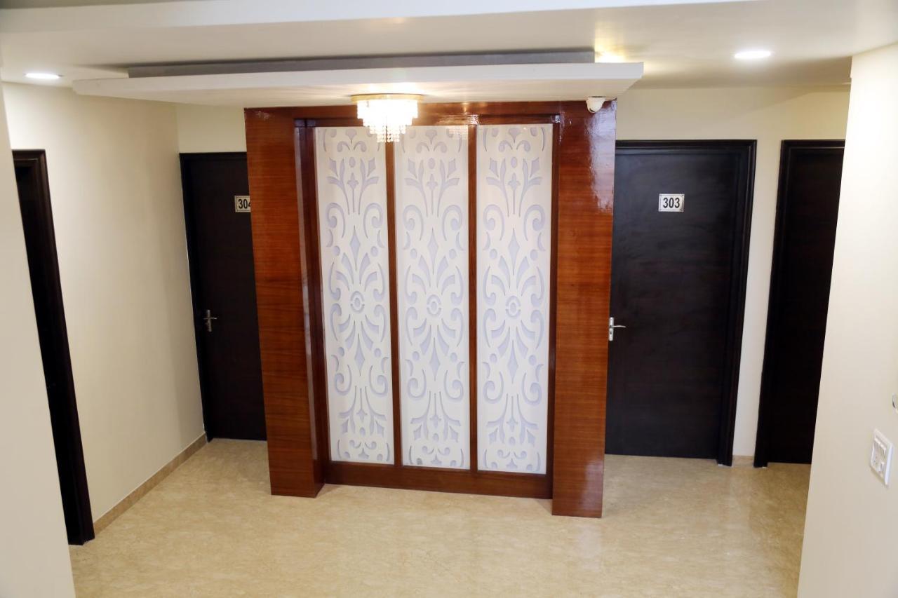 Awadh Inn Noida Exteriör bild