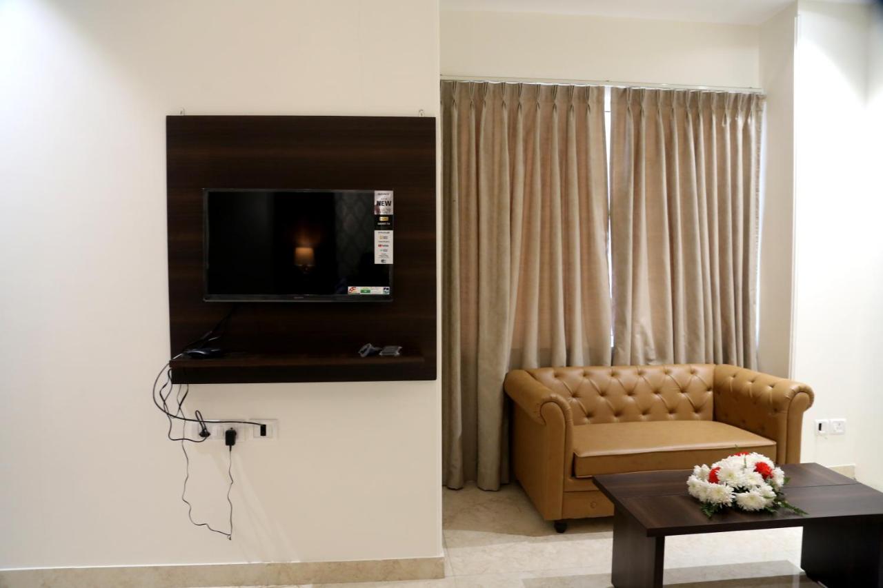 Awadh Inn Noida Exteriör bild
