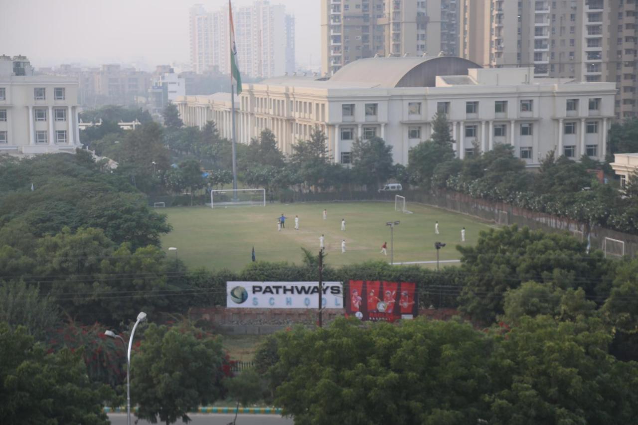Awadh Inn Noida Exteriör bild
